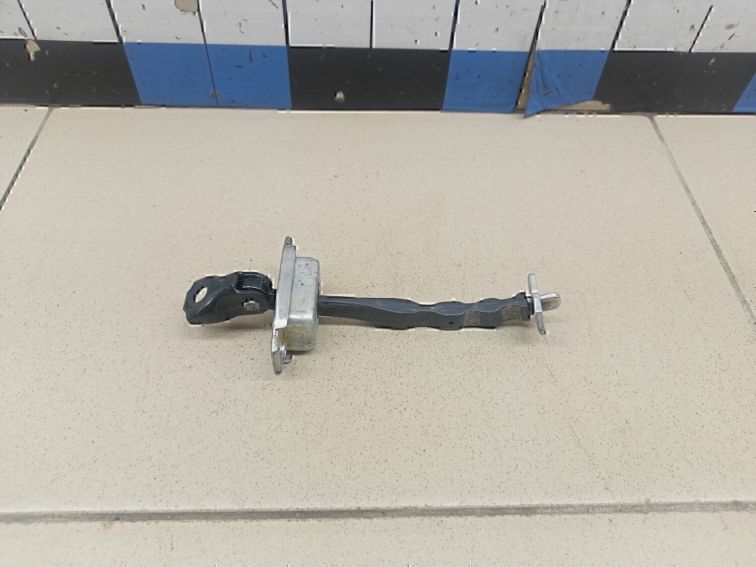 Ограничитель двери NISSAN X-Trail (T32) 2014>