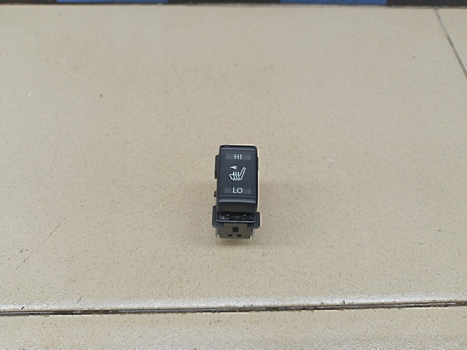 Кнопка обогрева сидений NISSAN Juke (F15) 2011>