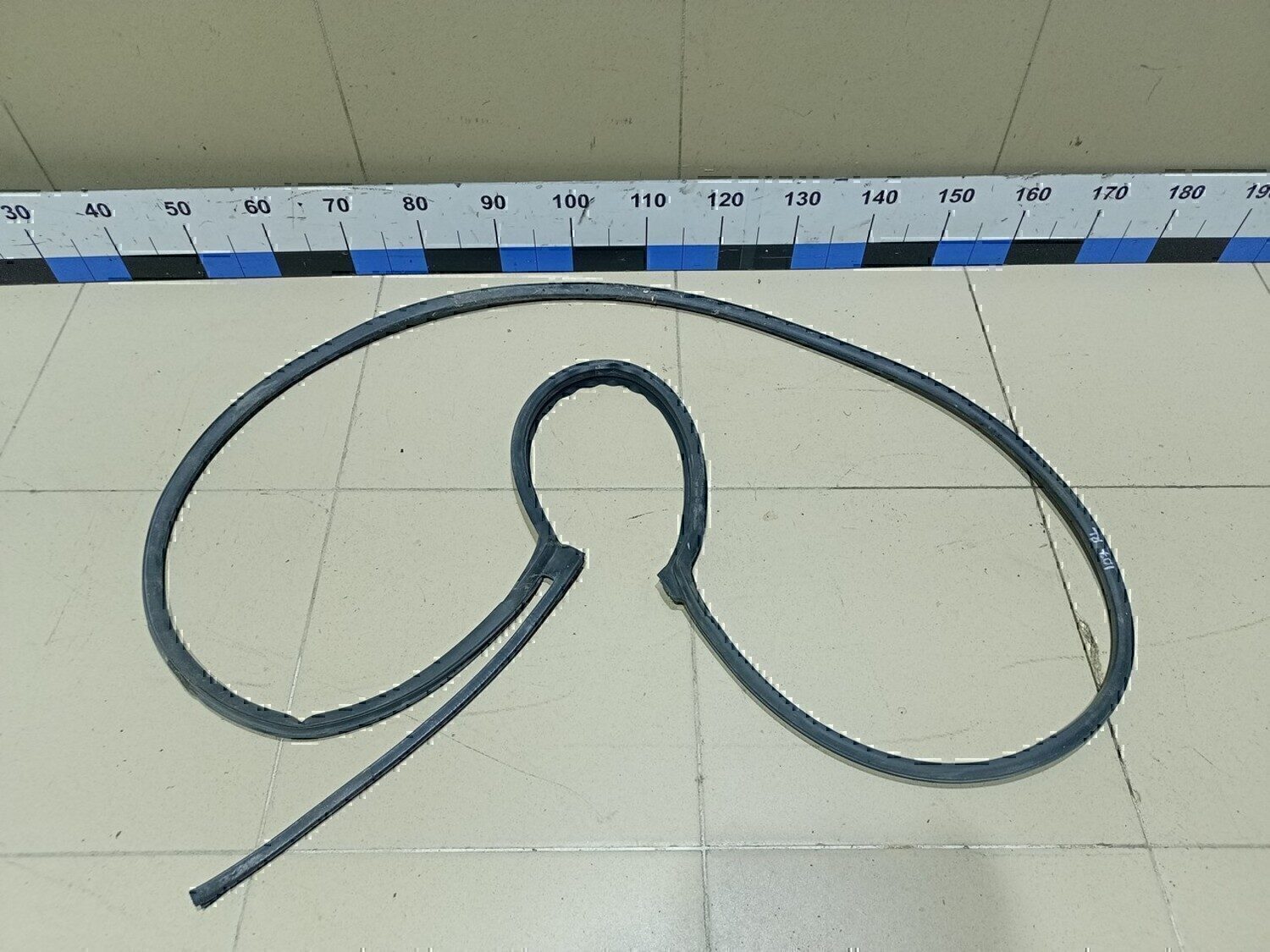 Уплотнитель двери HONDA CR-V 2007-2012