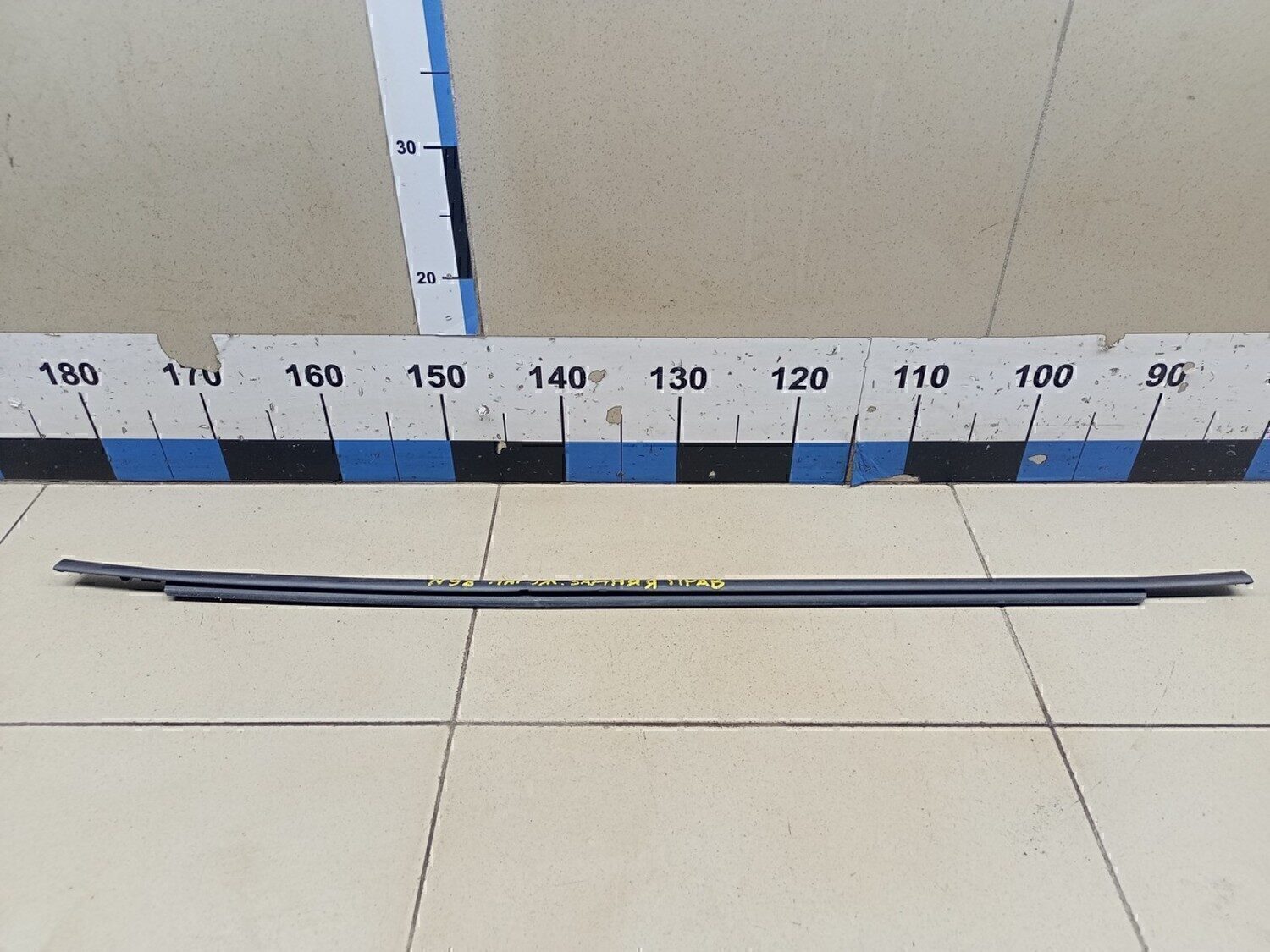 Накладка стекла заднего правого HYUNDAI Solaris 2010-2017