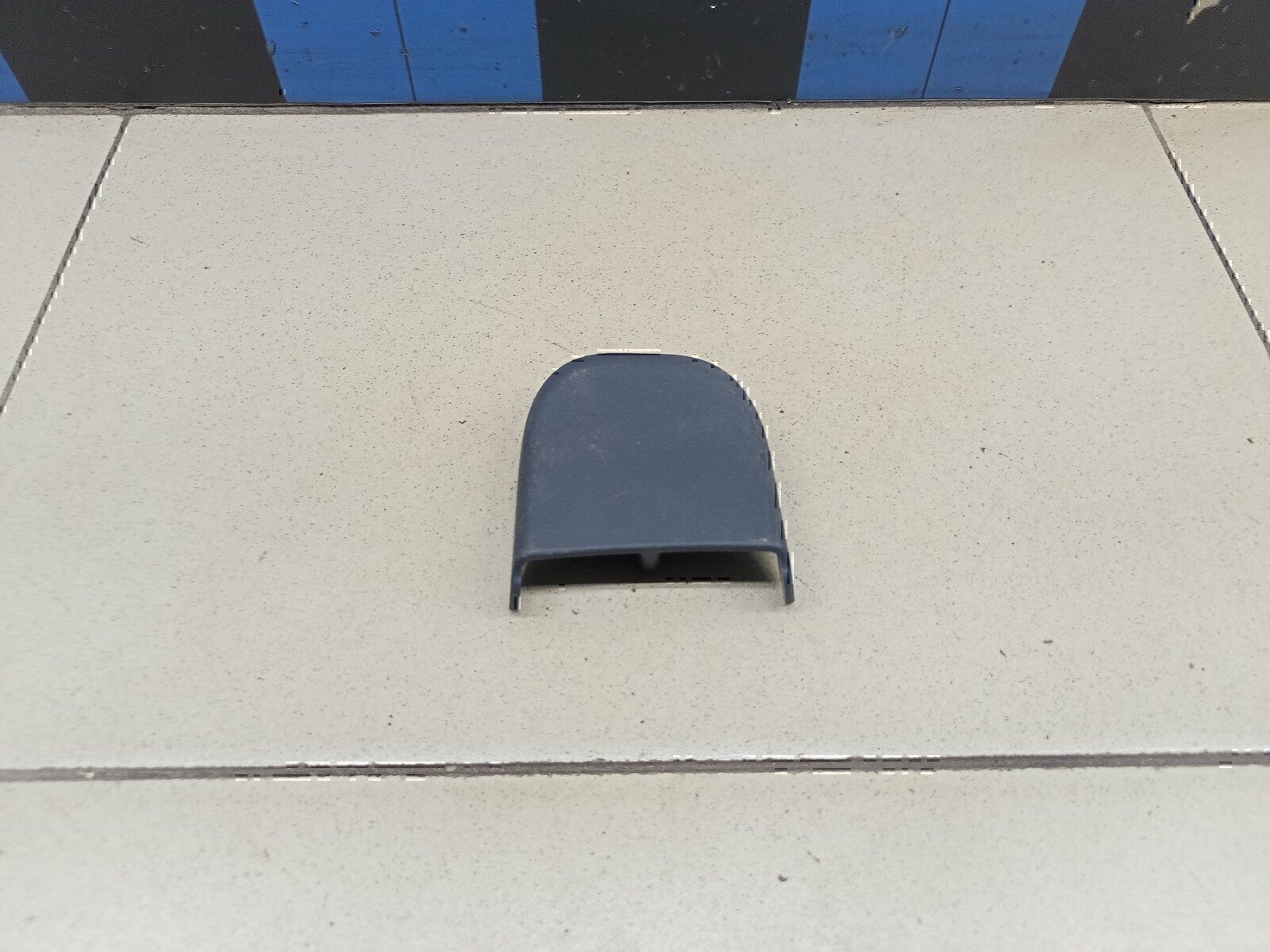 Крышка кронштейна сиденья MITSUBISHI Outlander (GF) 2012>