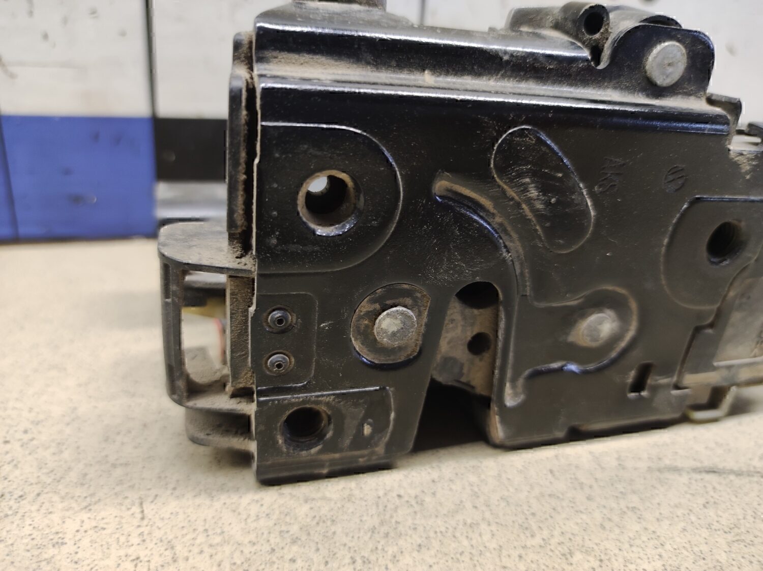 Замок двери передней левой SKODA Octavia (A4 1U-) 2000-2011