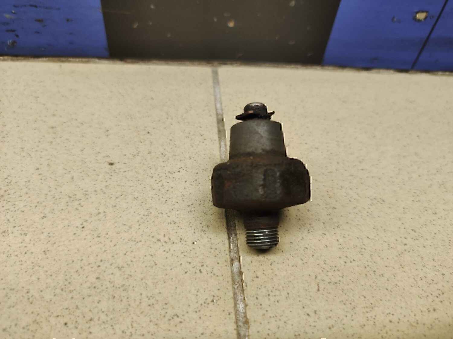 Датчик давления масла MITSUBISHI Carisma (DA) 1999-2003