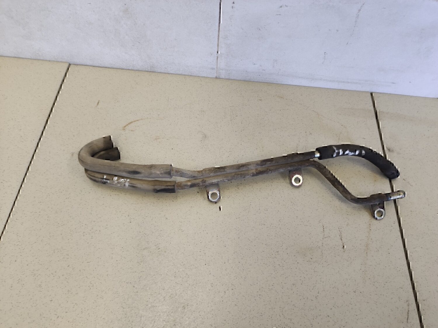 Трубка вентиляционная MITSUBISHI Outlander (CU) 2003-2009