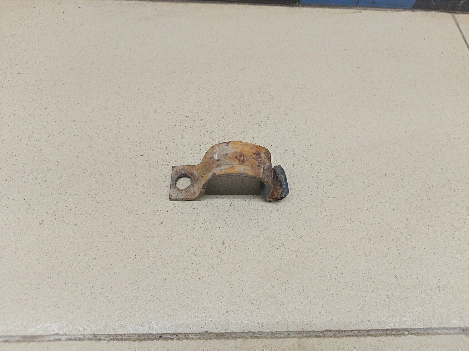 Кронштейн крепления переднего стабилизатора Audi A3 (8L1) 1996-2003