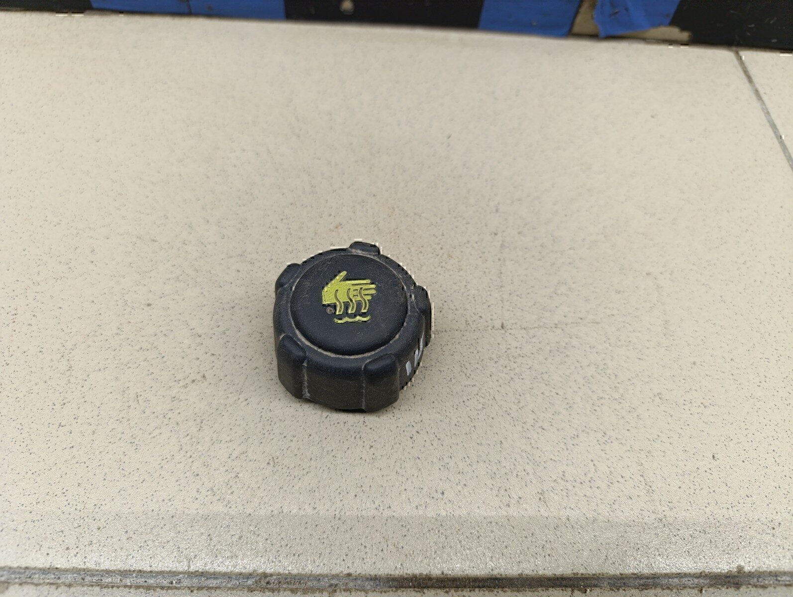 Крышка расширительного бачка NISSAN Duster 2012>