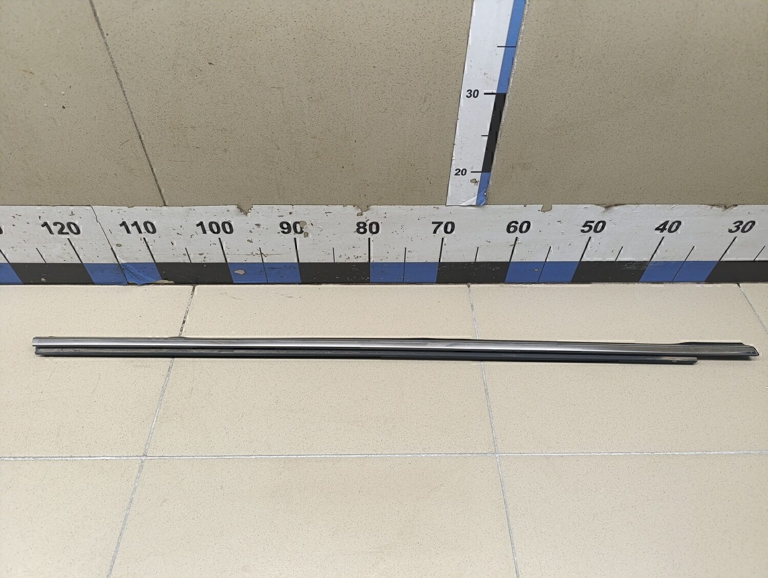 Накладка стекла заднего правого KIA Sportage 2010-2015