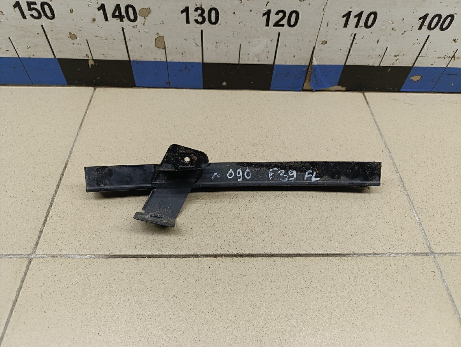 Направляющая стекла двери BMW 5-серия E39 1995-2003