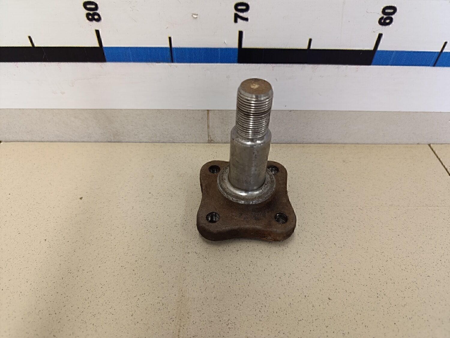 Цапфа (п.з.к.) RENAULT Logan 2005-2014