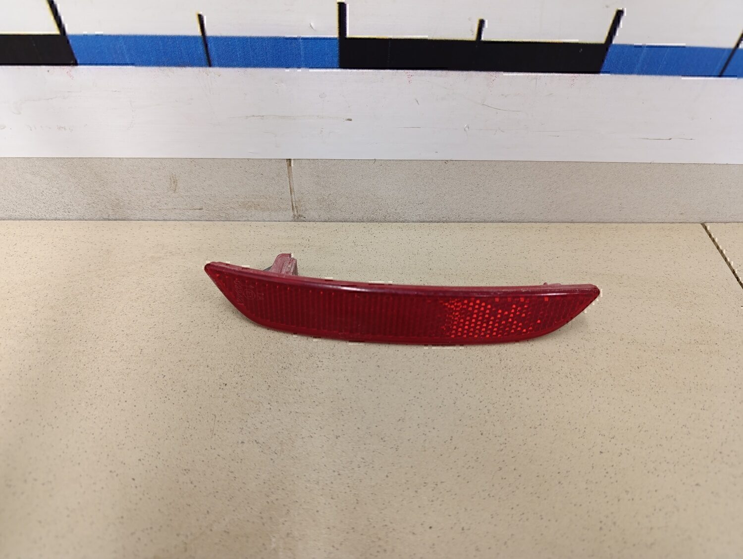 Отражатель в бампер задний правый VAZ LADA X-RAY 2016>