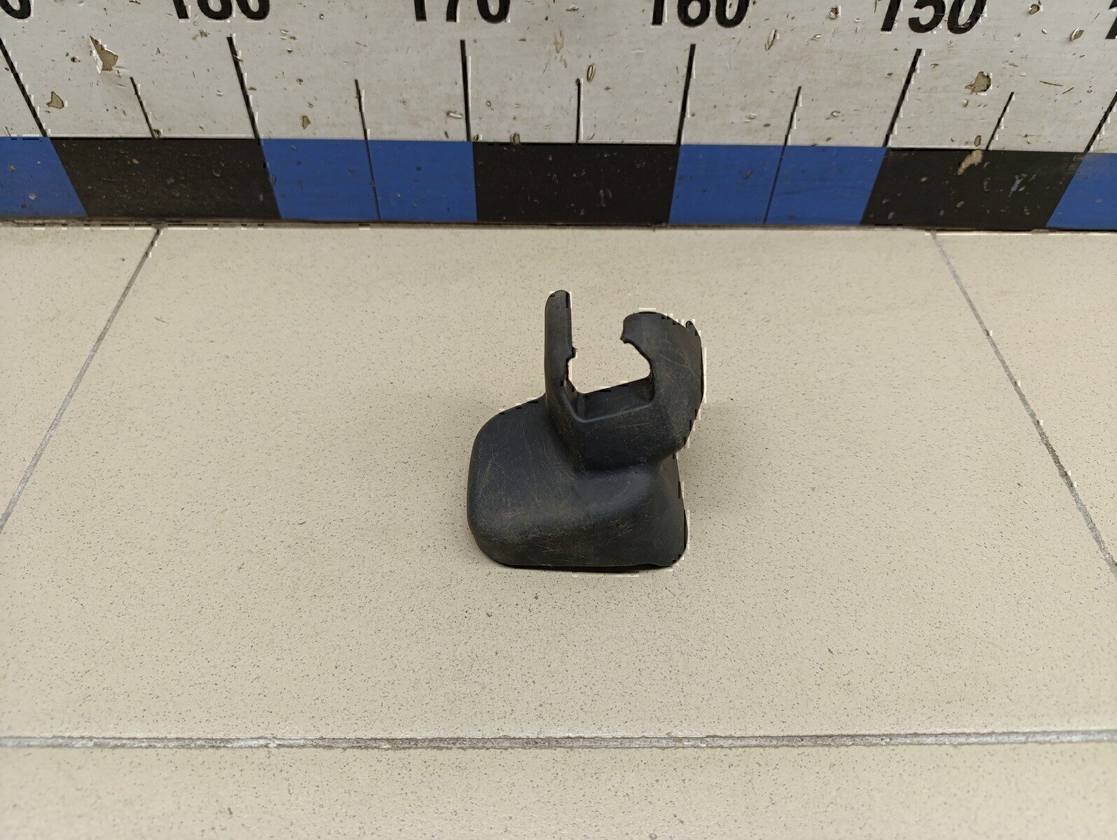 Крышка кронштейна сиденья TOYOTA Corolla E15 2006-2013