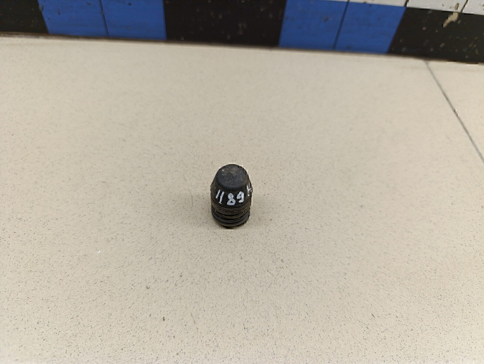 Отбойник капота VW Polo (Sed RUS) 2011>