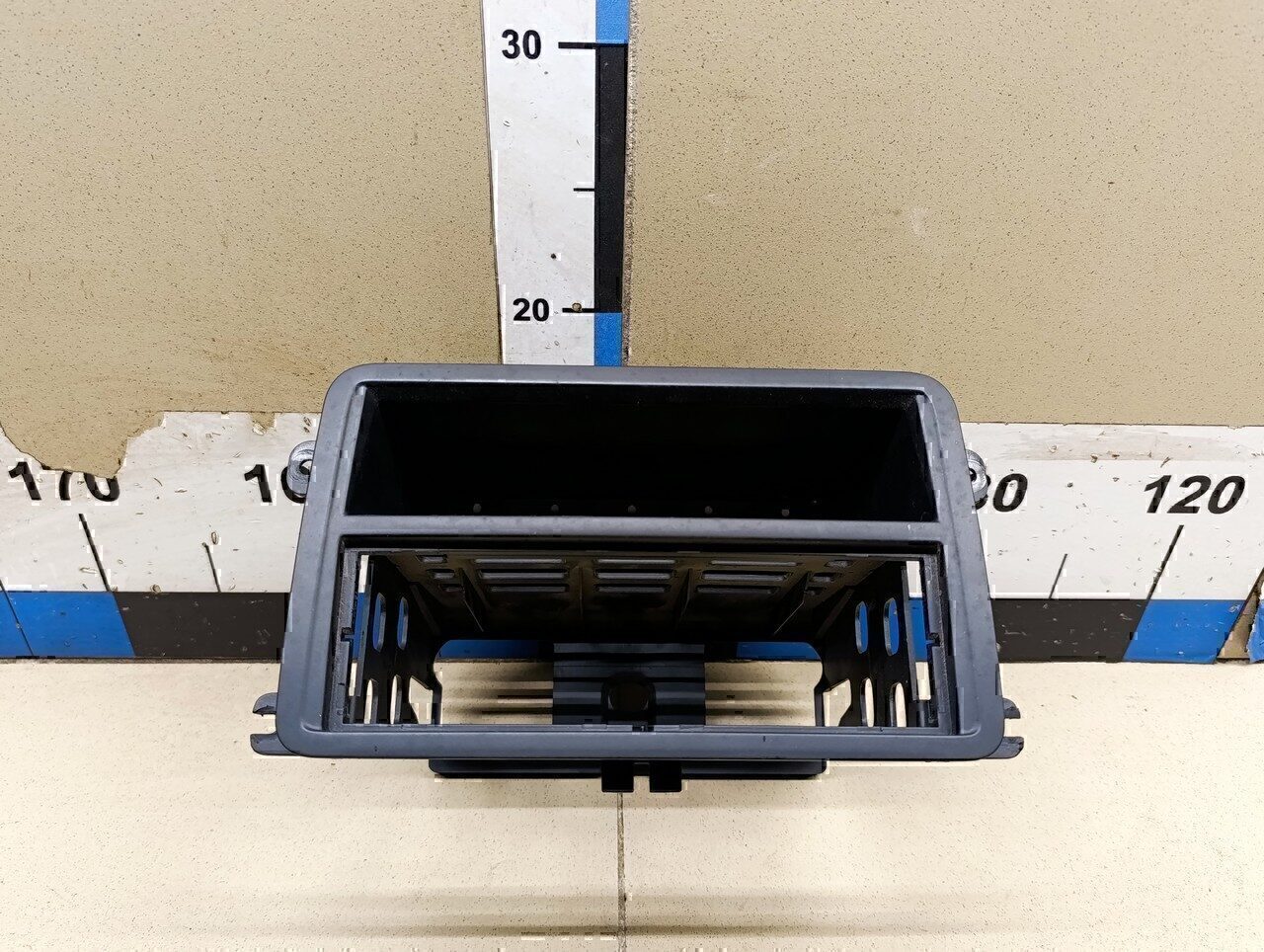 Ящик передней консоли SKODA Fabia 2007-2015