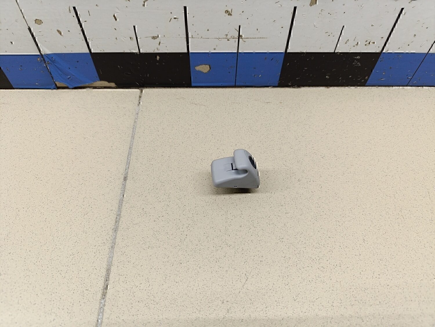 Крючок солнцезащитного козырька Chery Tiggo 4 (T17) 2017>