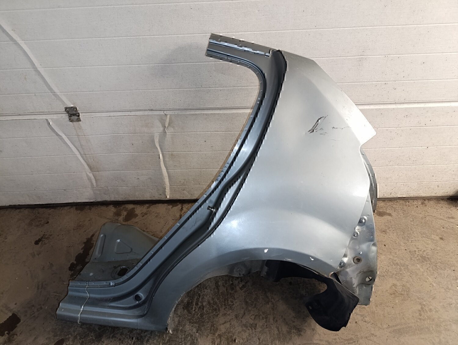 Крыло заднее левое RENAULT Sandero 2009-2014