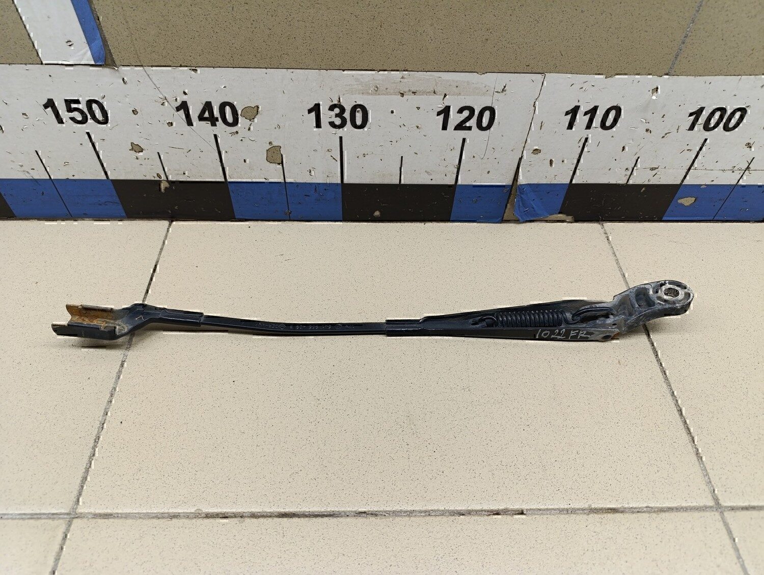 Поводок стеклоочистителя передний правый SKODA Fabia 2007-2015