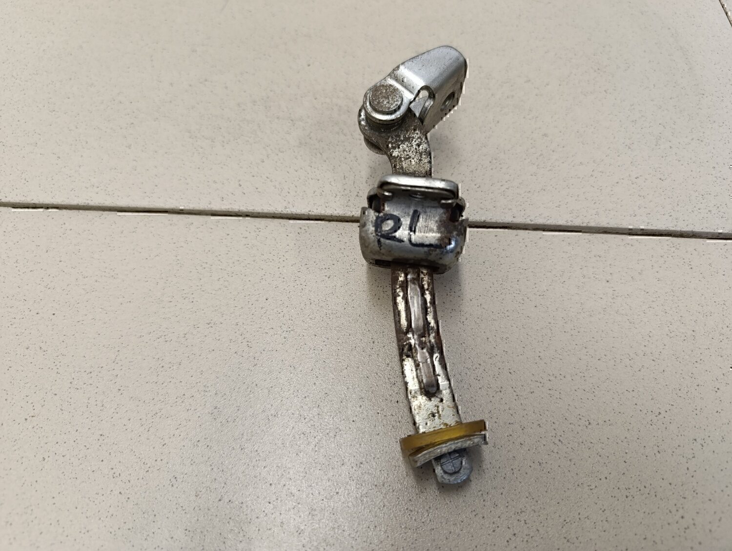 Ограничитель двери VAZ Chevrolet NIVA