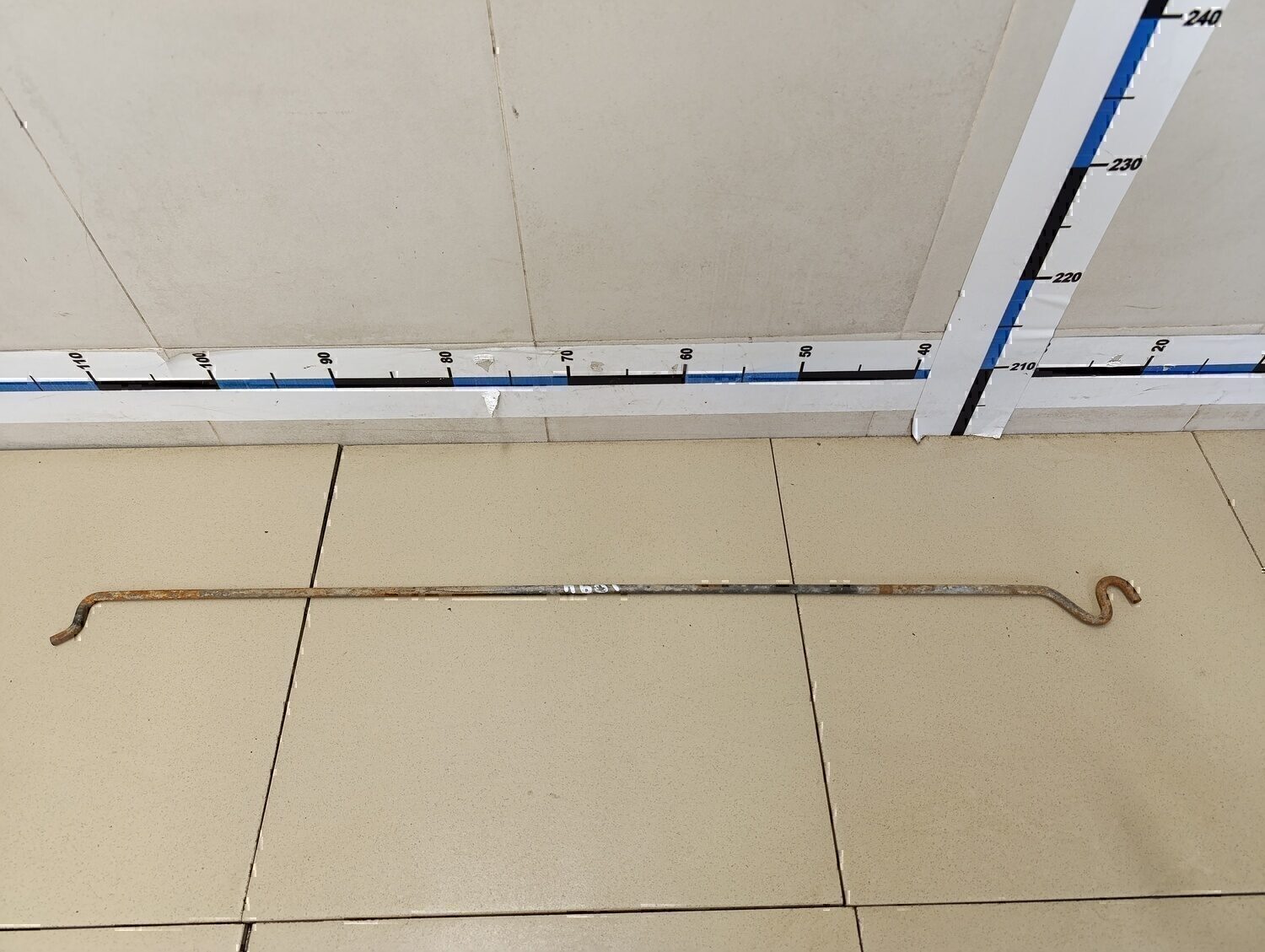 Держатель капота VAZ Chevrolet NIVA