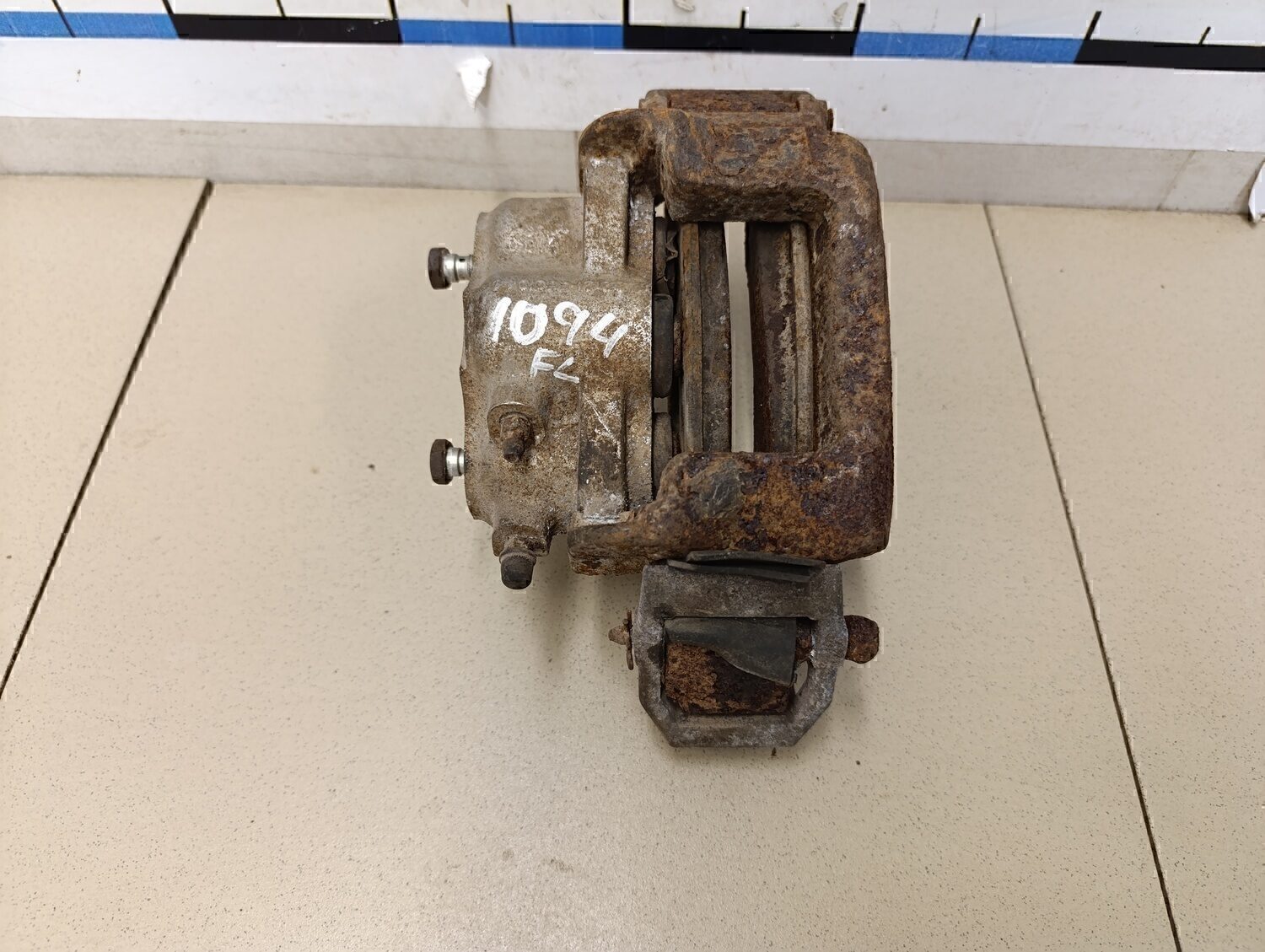 Суппорт передний левый VAZ Chevrolet NIVA