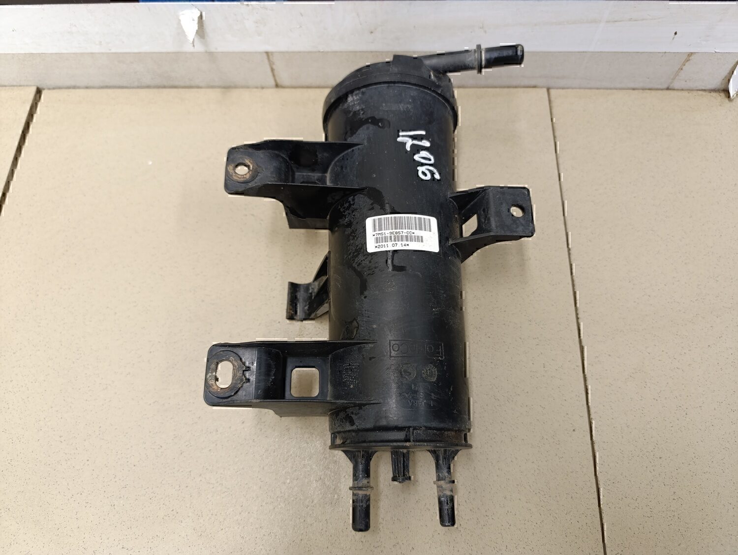 Абсорбер (фильтр угольный) FORD Focus III 2011>