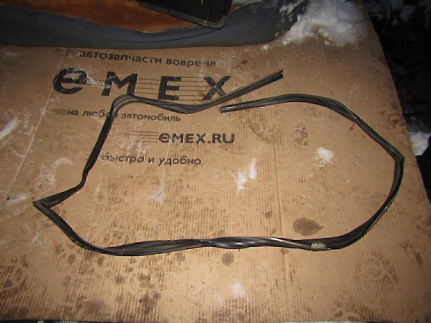 Уплотнитель двери MITSUBISHI Lancer (CS/Classic) 2003-2006