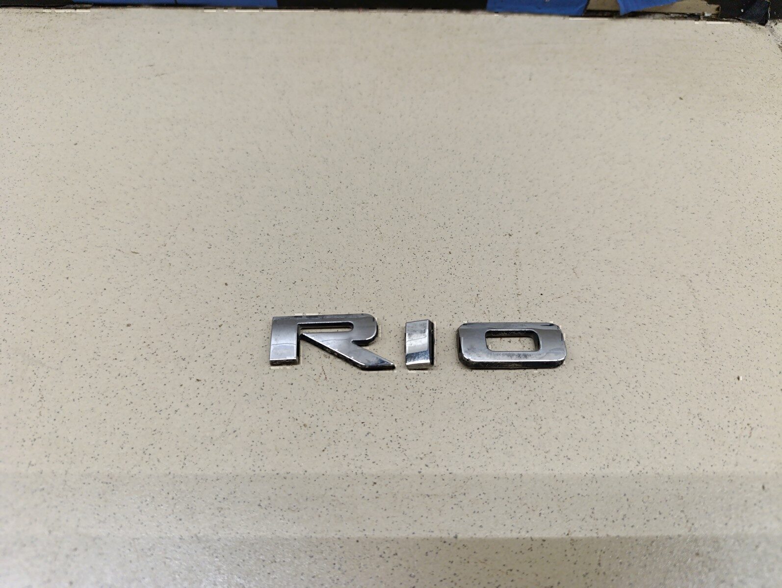 Эмблема на крышку багажника KIA RIO 2017>