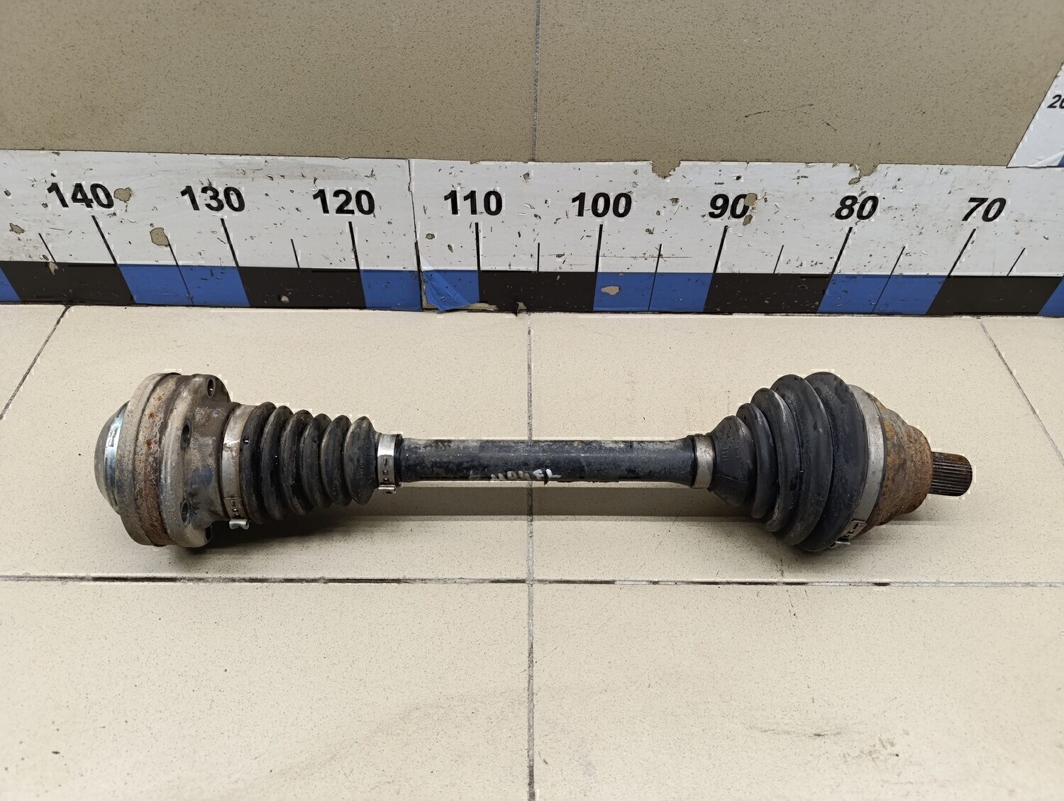 Полуось передняя левая Audi Octavia (A7) 2013>