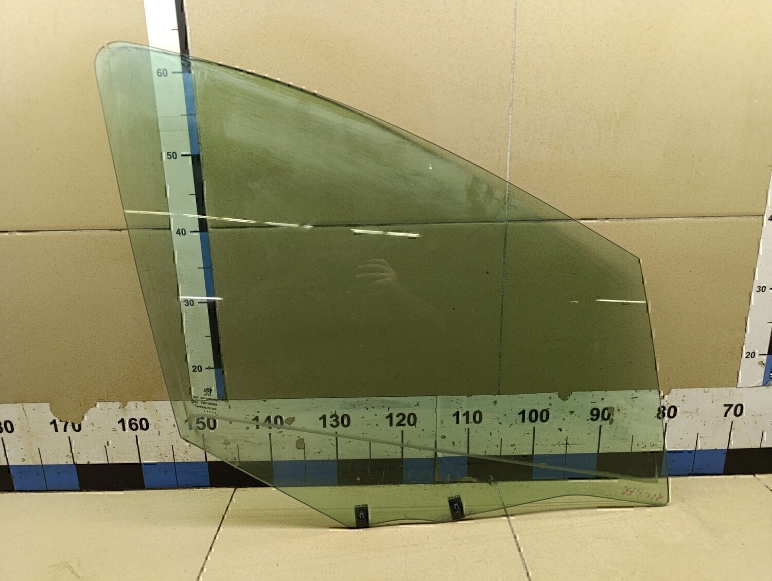 Стекло двери передней правой PEUGEOT 408 2012>