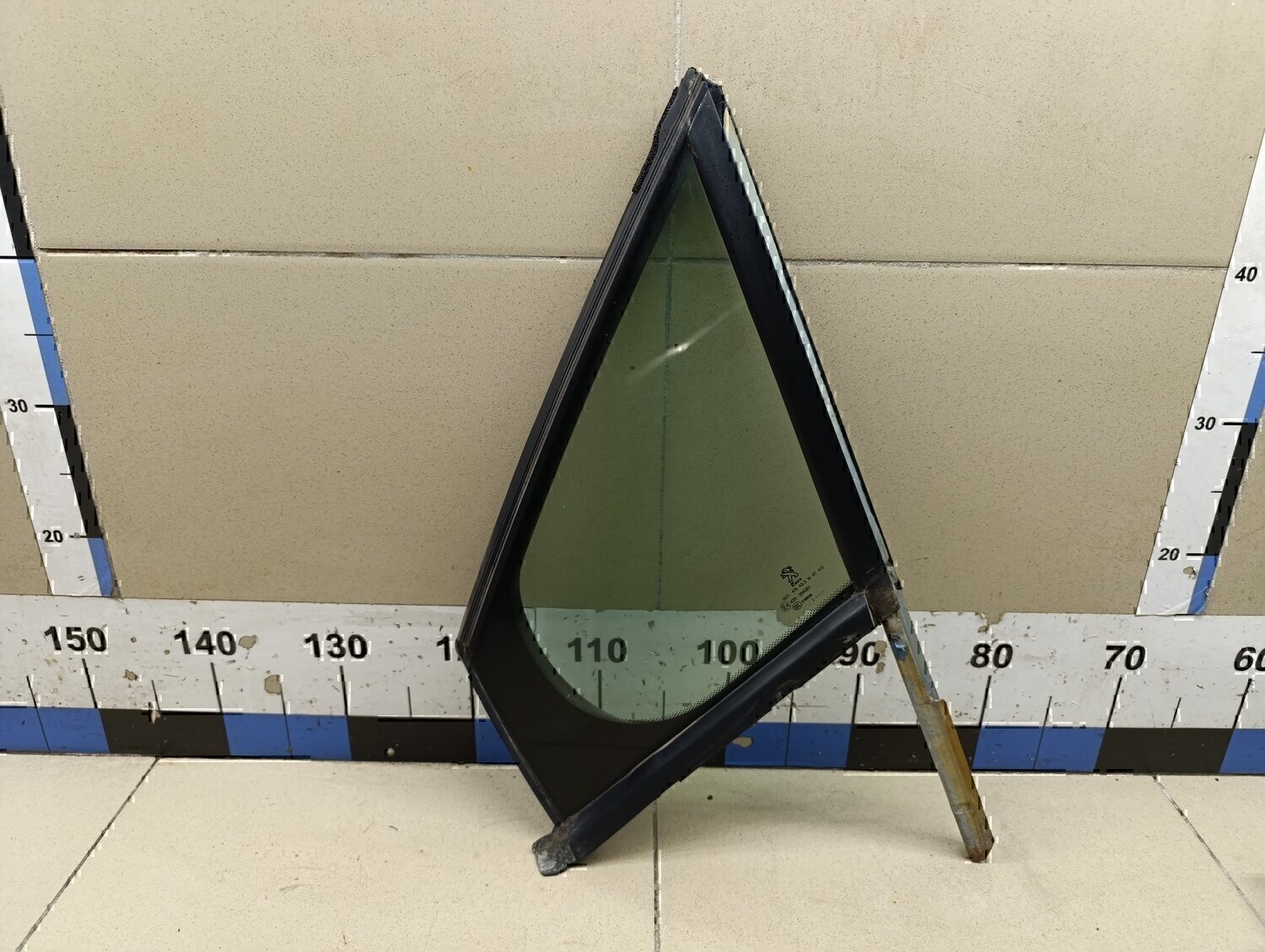 Стекло двери передней левой (форточка) PEUGEOT 408 2012>