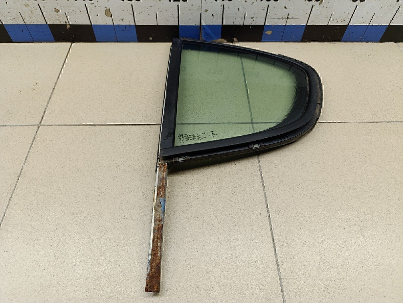 Стекло двери задней левой (форточка) PEUGEOT 408 2012>