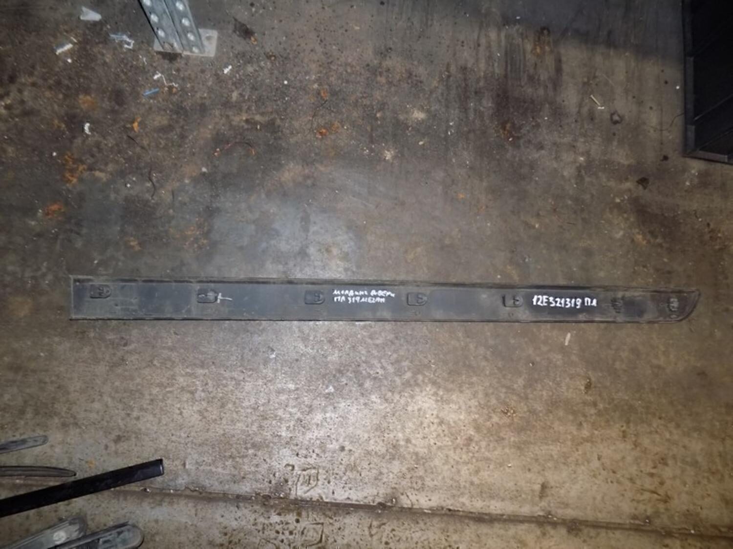 Молдинг передней левой двери RENAULT Megane II 2002-2009