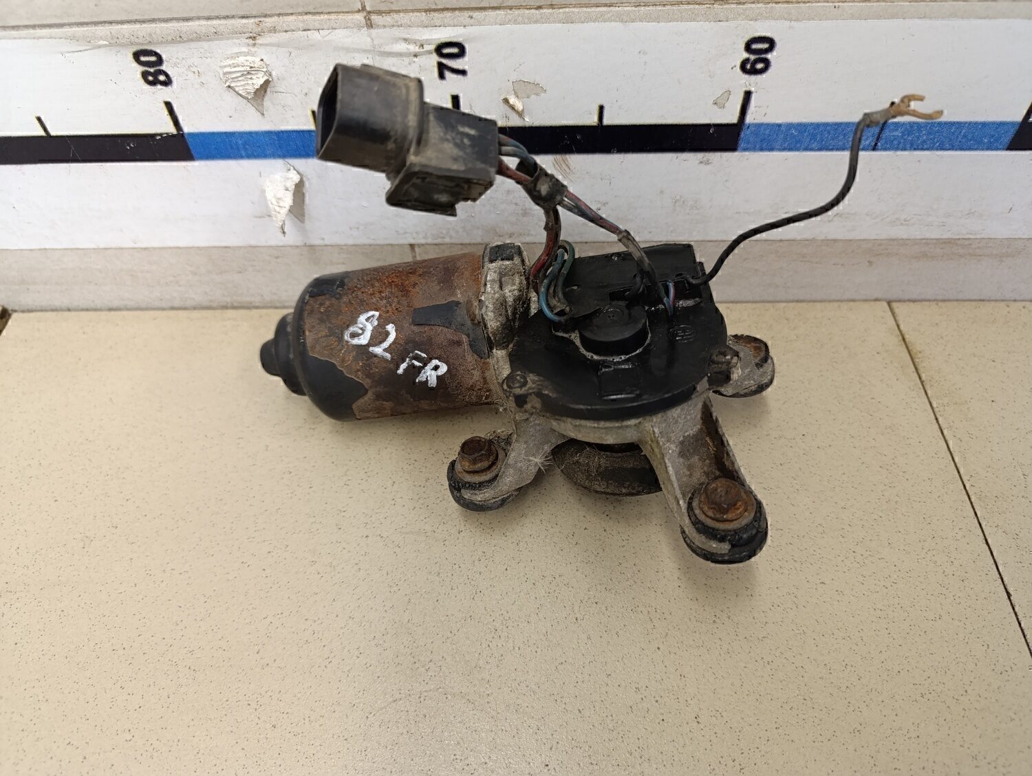 Моторчик стеклоочистителя передний SSANG YONG Musso 1993-2006