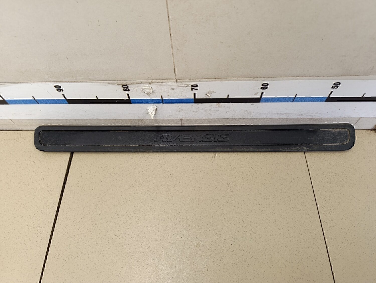 Накладка порога (внутренняя) TOYOTA Avensis III 2009>