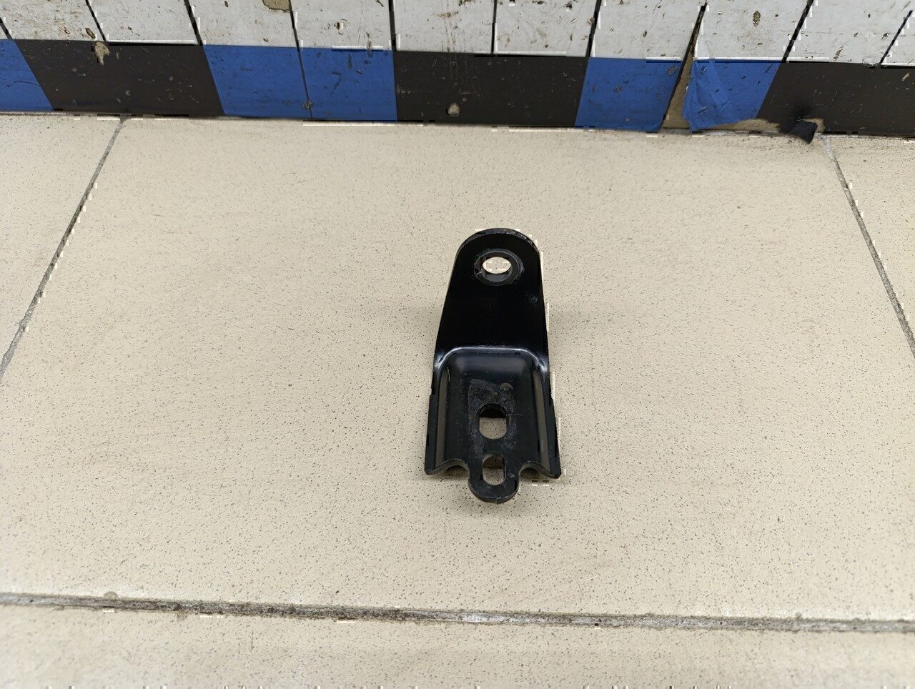 Кронштейн (сопут. товар) TOYOTA Avensis III 2009>