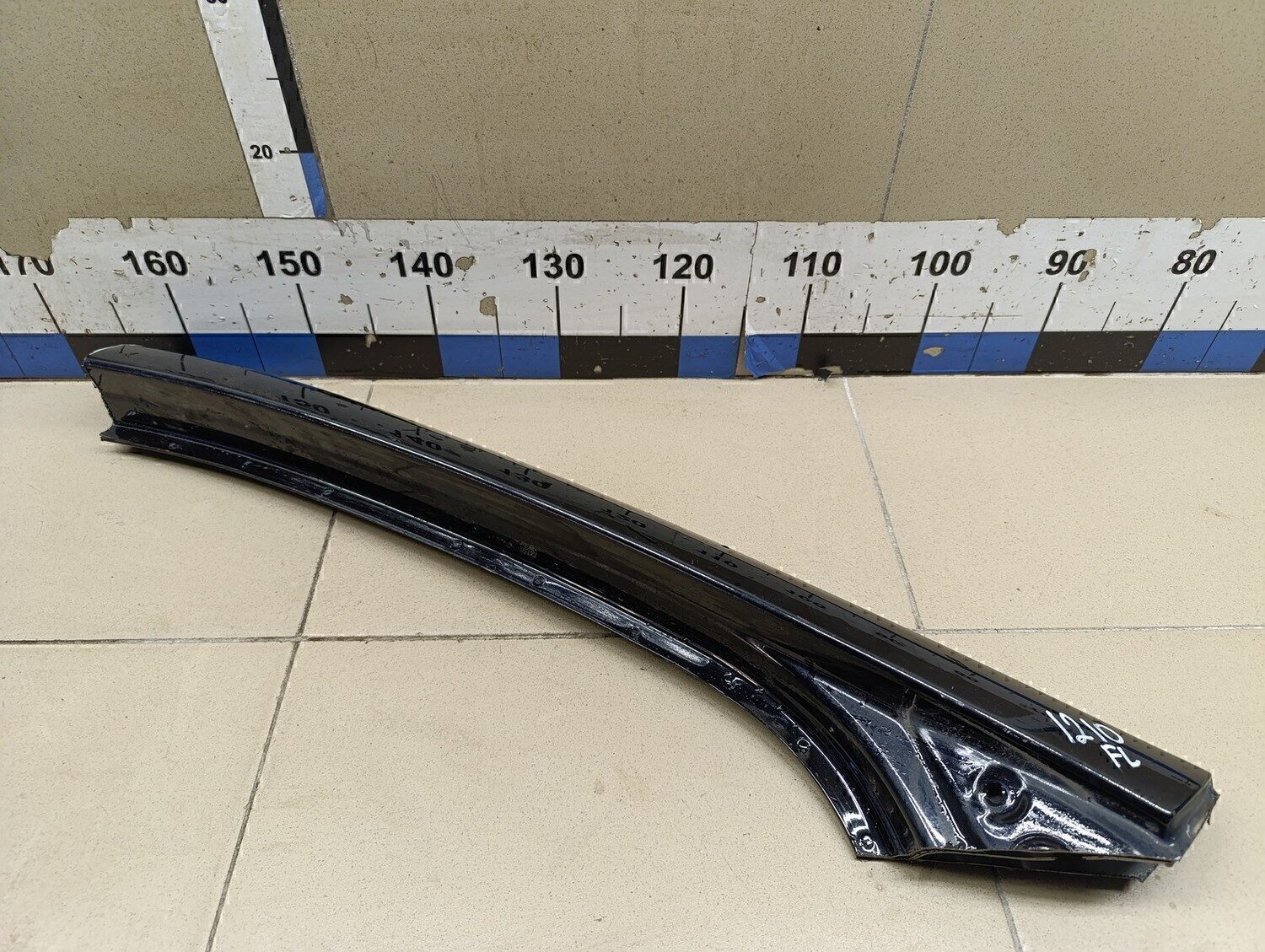 Рамка лобового стекла VW Polo (Sed RUS) 2011>