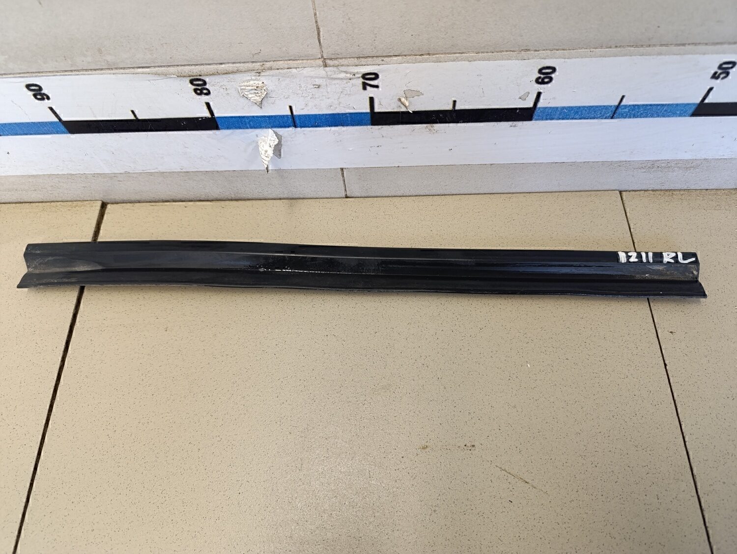 Уплотнитель двери TOYOTA Avensis III 2009>