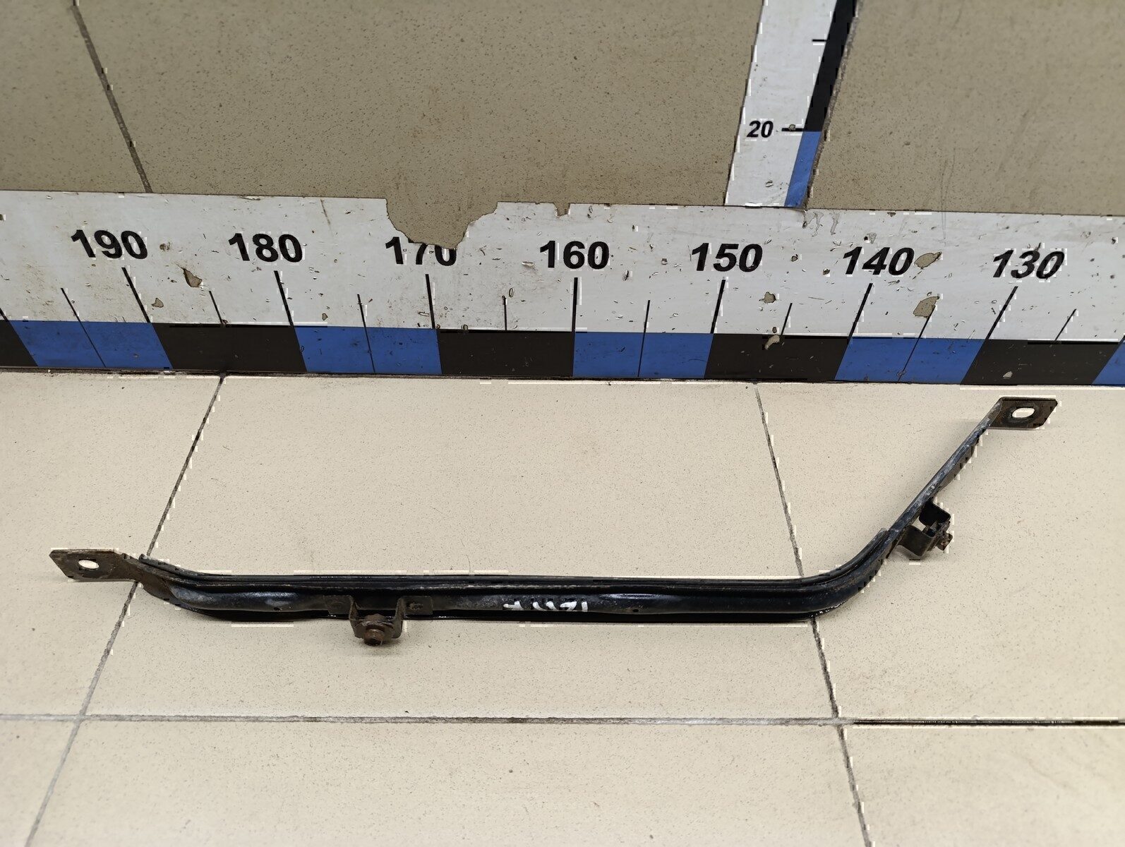 Лента крепления бензобака TOYOTA Avensis III 2009>