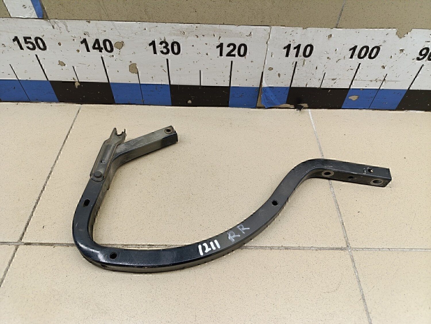 Петля крышки багажника TOYOTA Avensis III 2009>