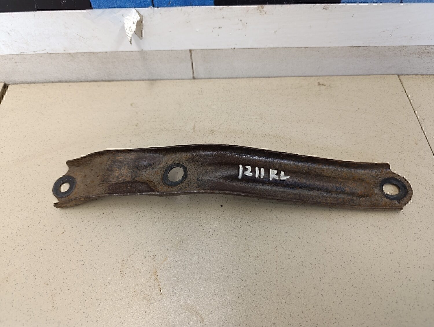 Кронштейн задней балки TOYOTA Avensis III 2009>