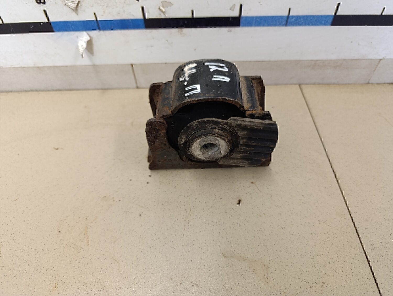 Опора двигателя передняя TOYOTA Avensis III 2009>