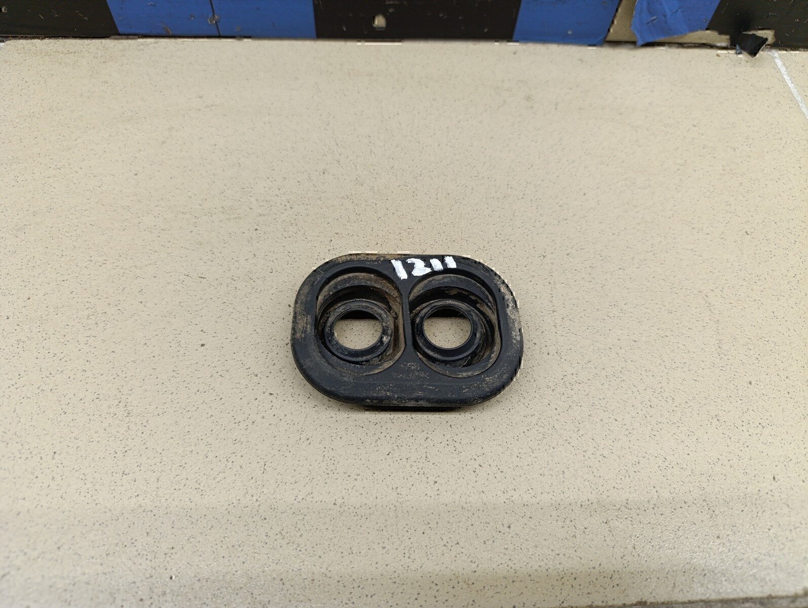 Уплотнитель (внутри) TOYOTA Corolla E15 2006-2013