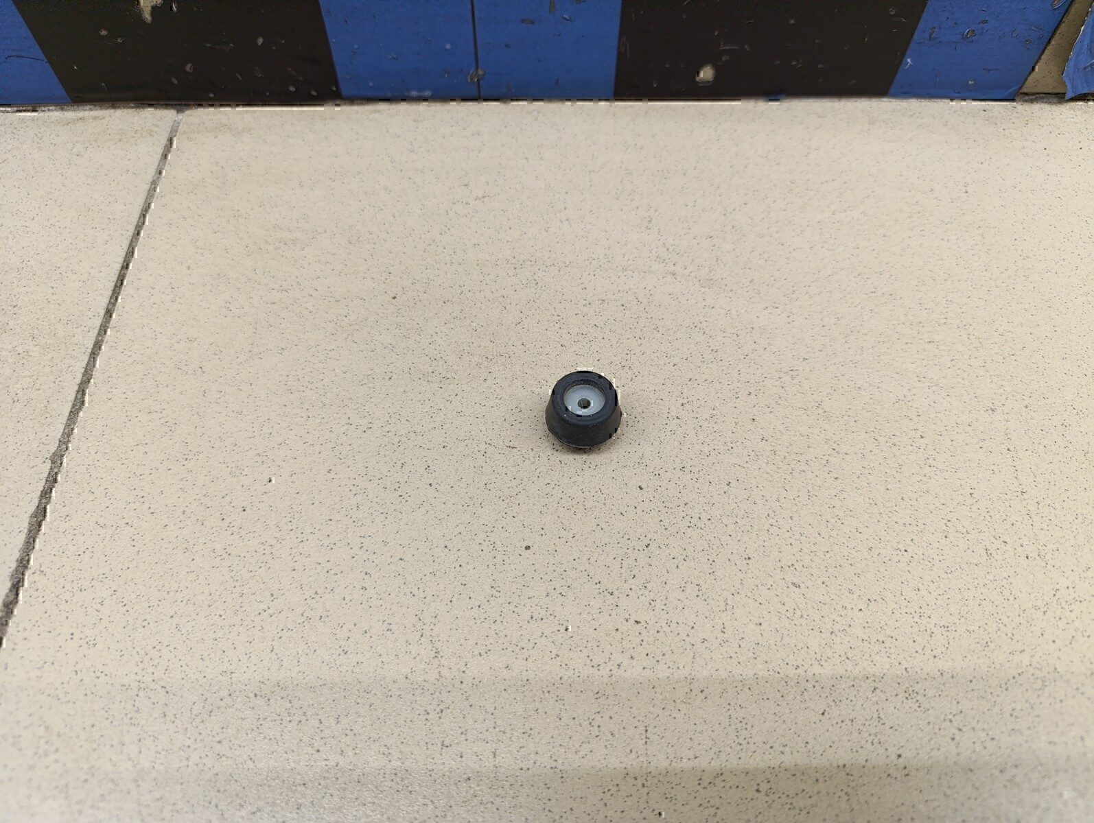 Отбойник двери TOYOTA Avensis II 2003-2008