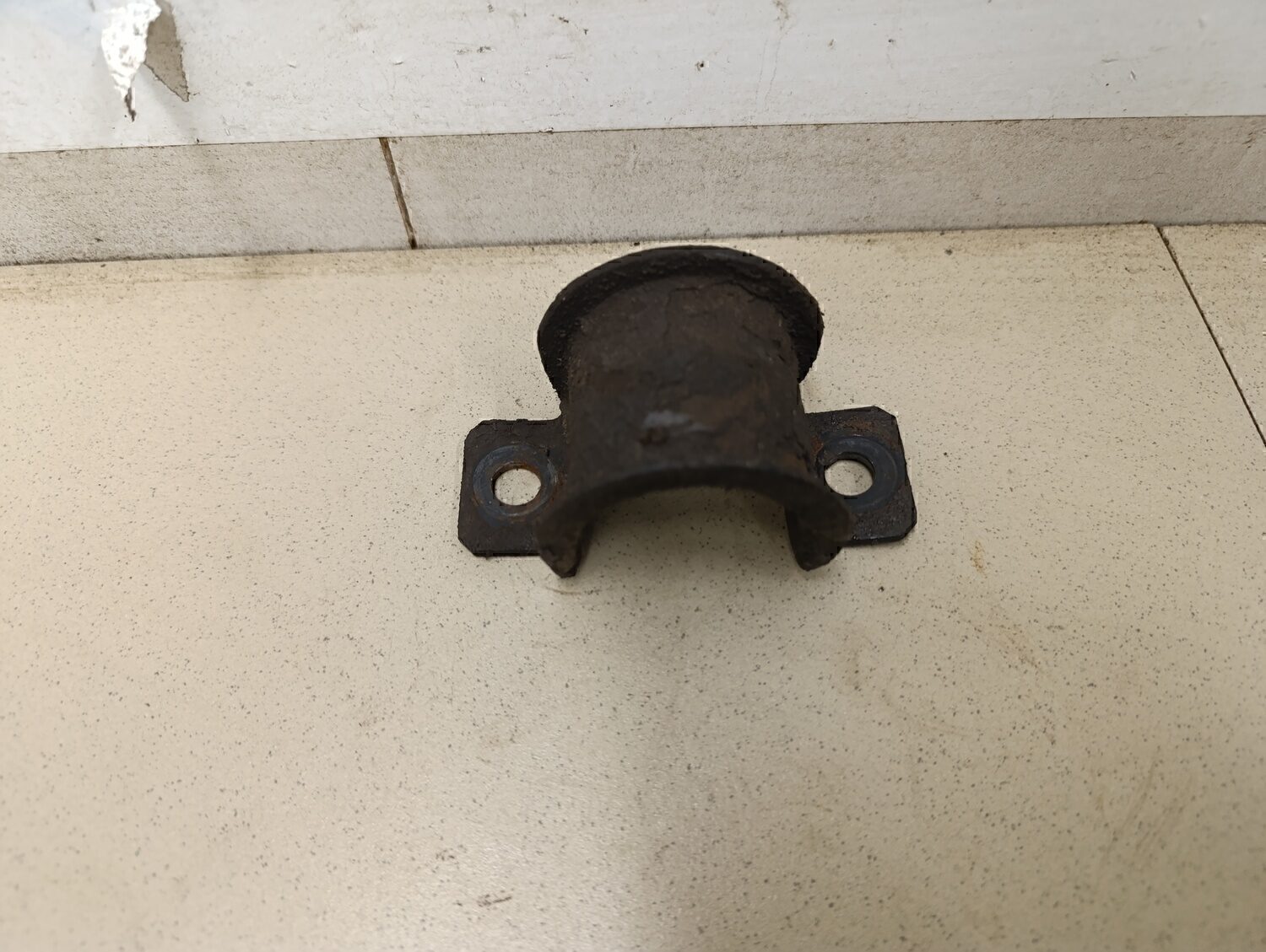 Кронштейн крепления заднего стабилизатора FORD Focus II 2005-2008