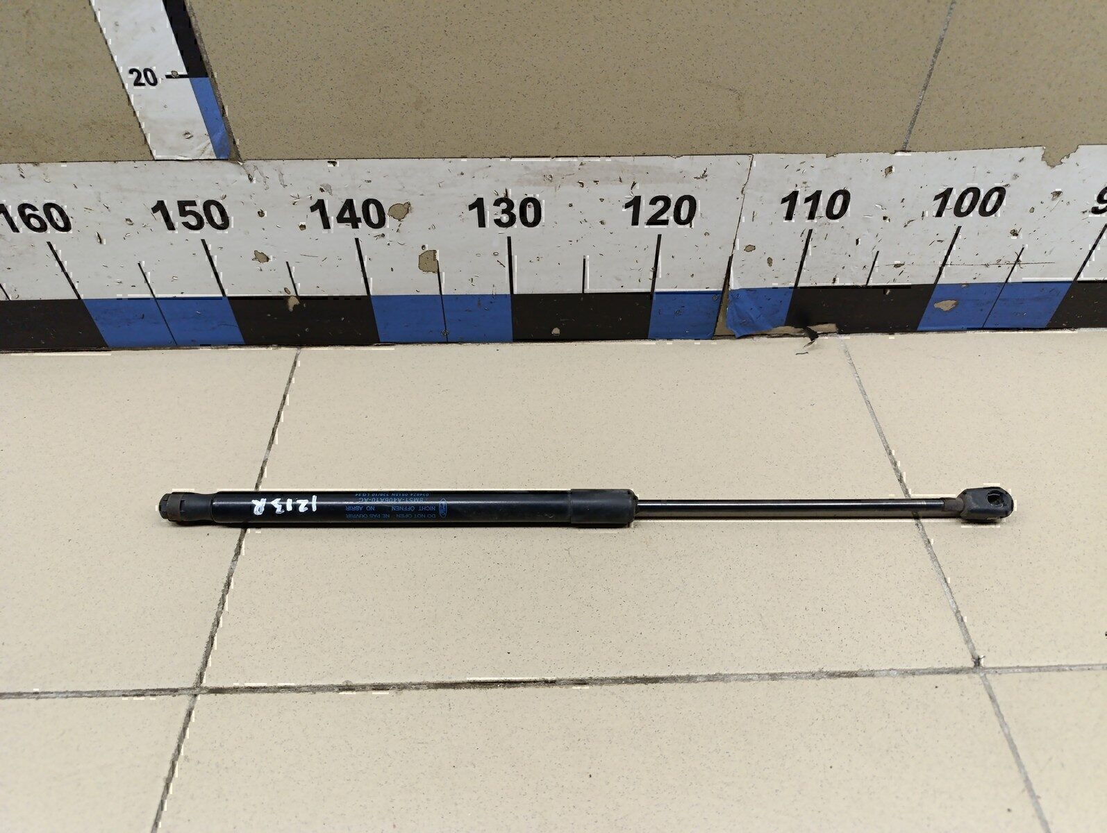 Амортизатор двери багажника FORD Focus II 2005-2008