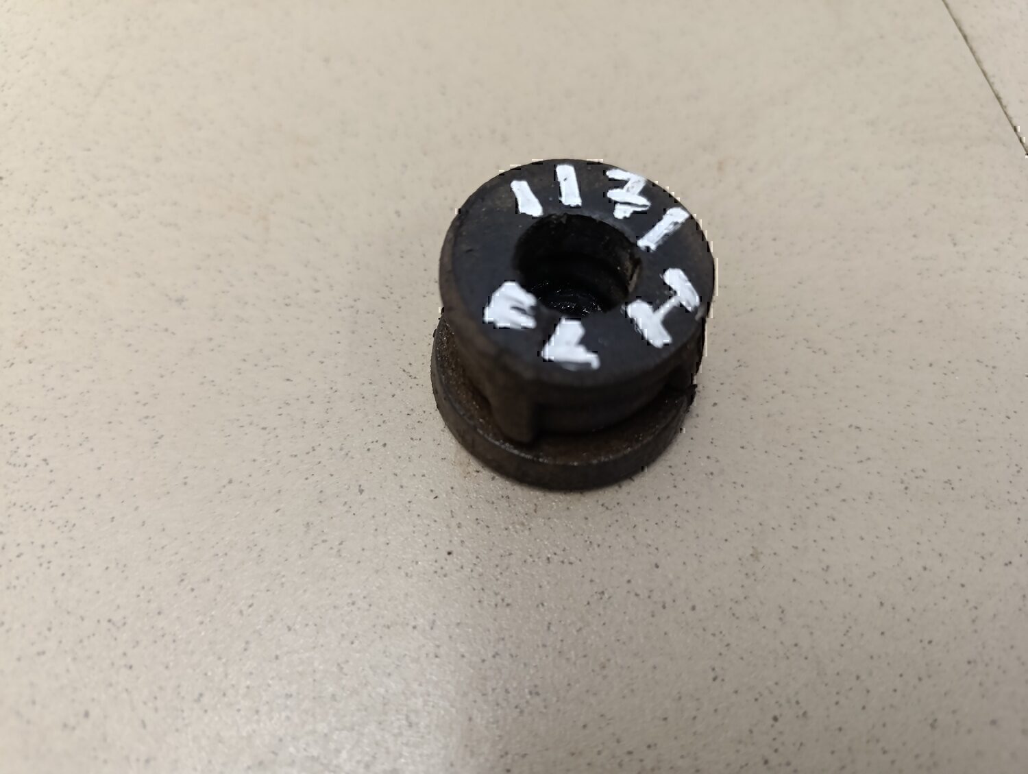 Втулка (кузов внутри) FORD Fusion 2002-2012