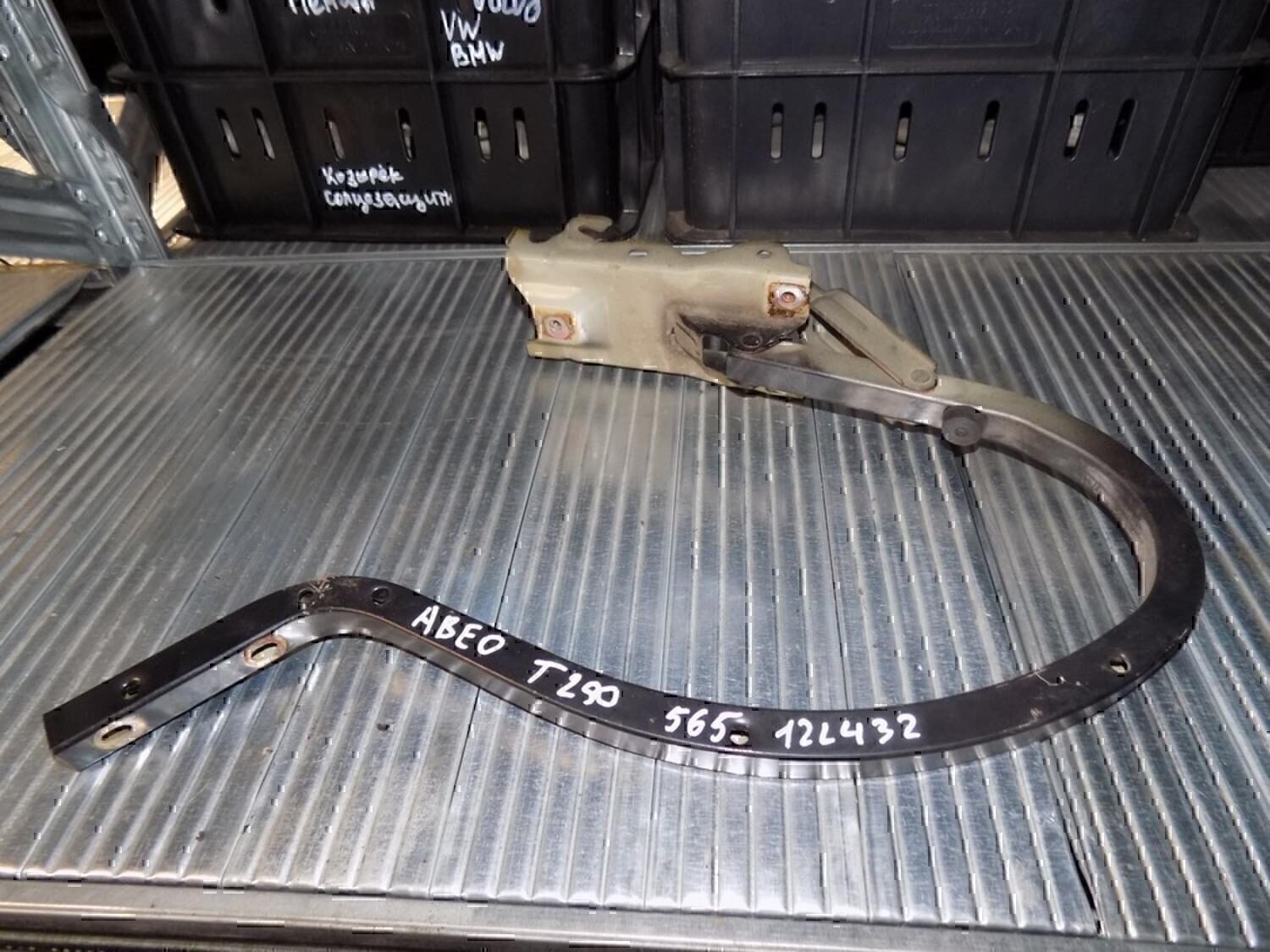 Петля крышки багажника Chevrolet Aveo (T250) 2005-2011