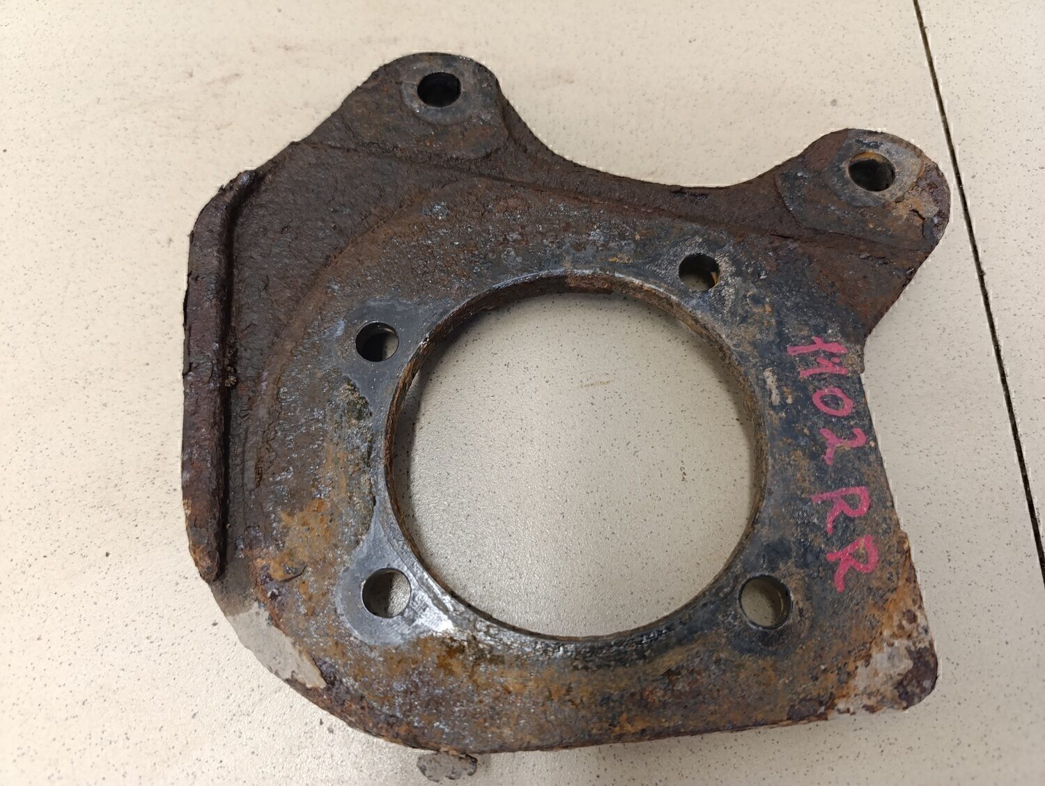 Скоба суппорта заднего Chevrolet Cruze 2009-2016