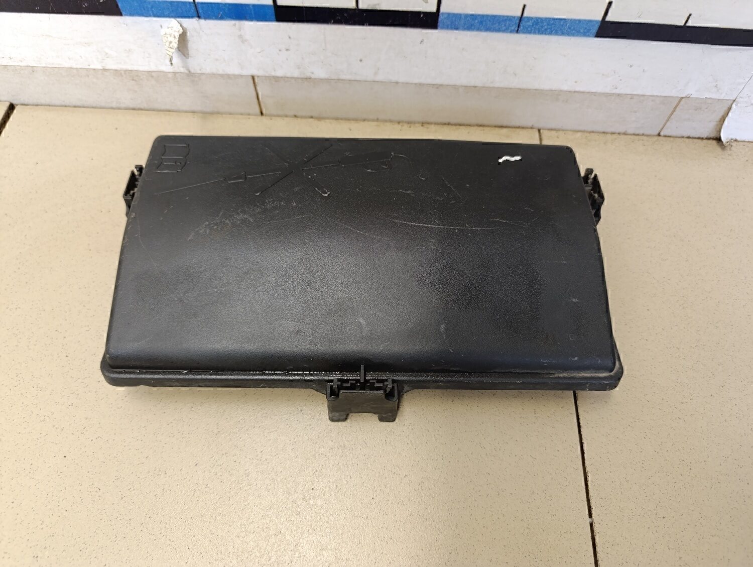 Крышка блока предохранителей Chevrolet Cruze 2009-2016