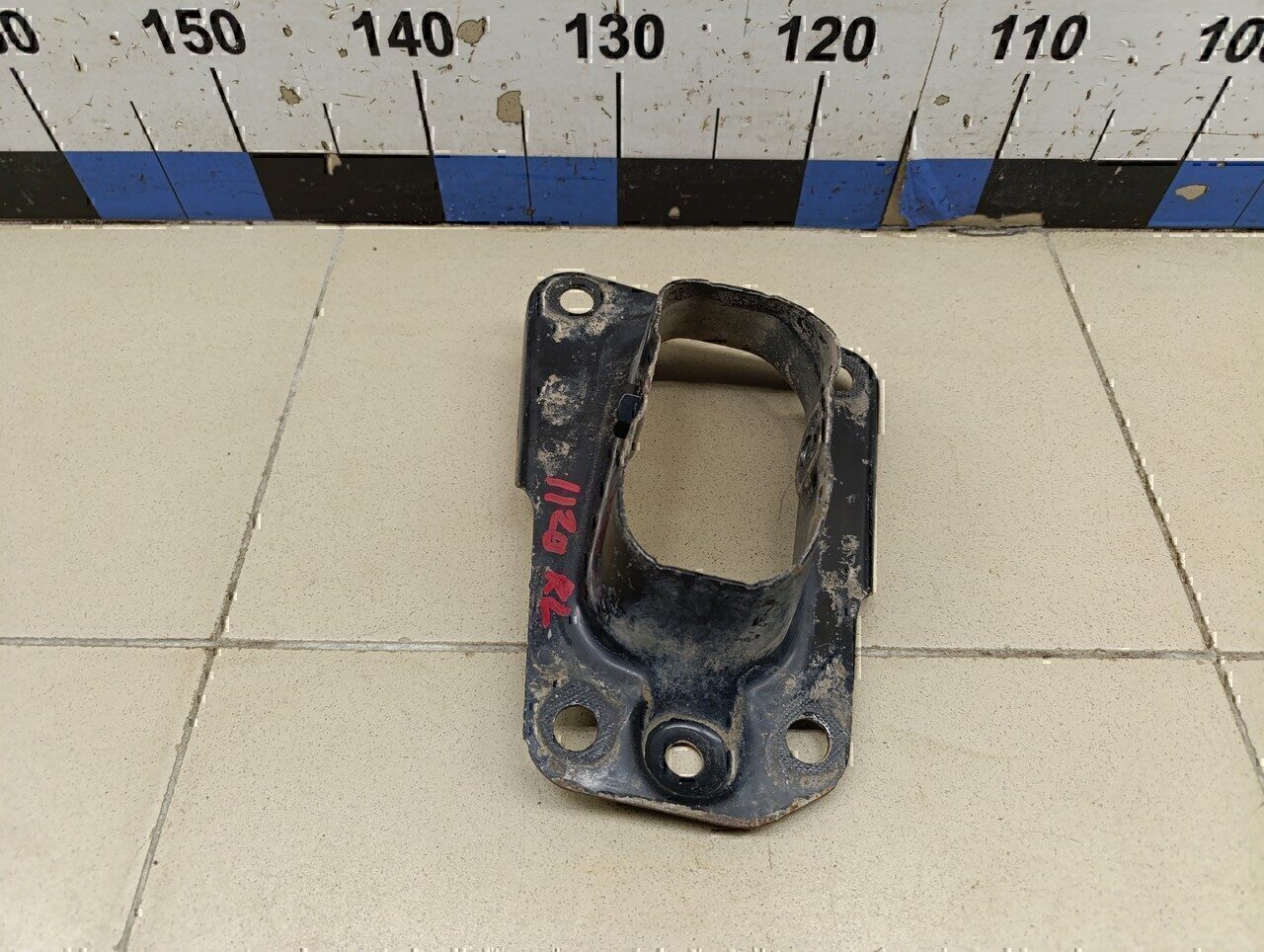 Кронштейн (п.з.к.) Audi Touran 2003-2010