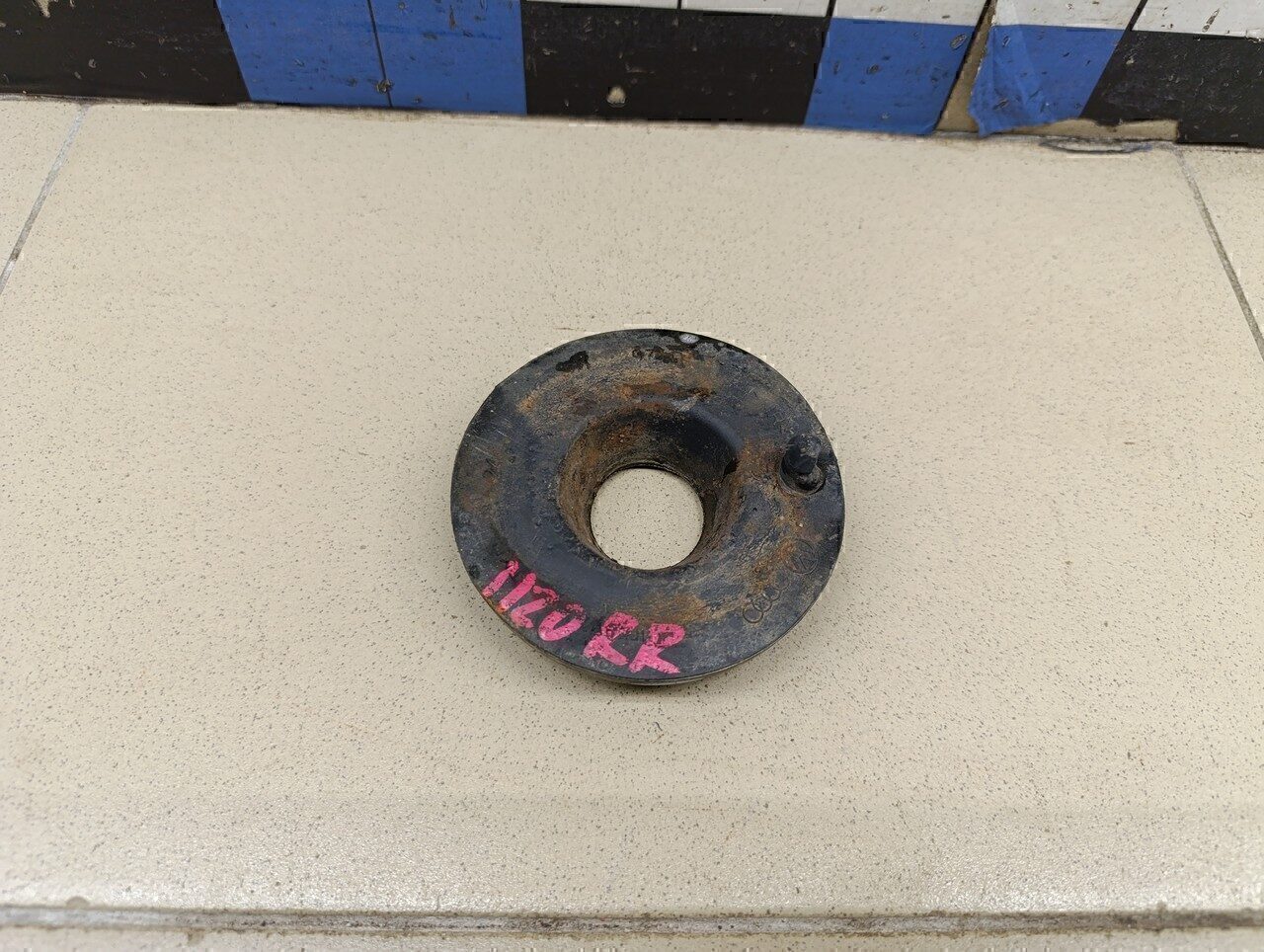 Опора задней пружины нижняя Audi Passat [B6] 2005-2010